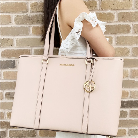 Michael Kors Handbags - 👜💕-NWT Michael Kors Large Laptop Tote